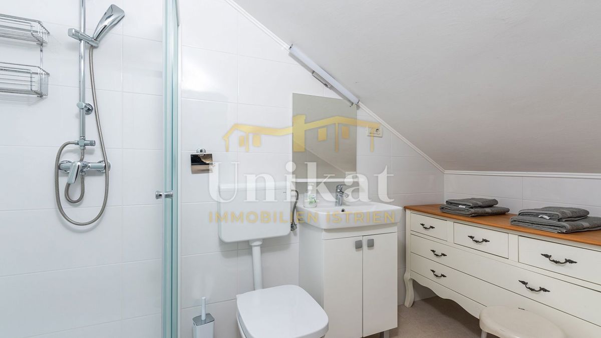 Luksuzna hiša - prvi vrsti ob morju